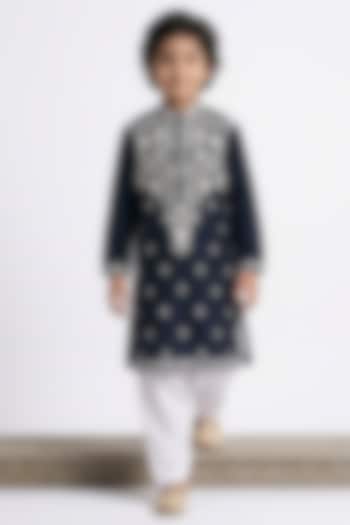 Navy Blue Cotton Silk Floral Embellished Kurta Set For Boys by Ankit V kapoor Kids at Pernia's Pop Up Shop