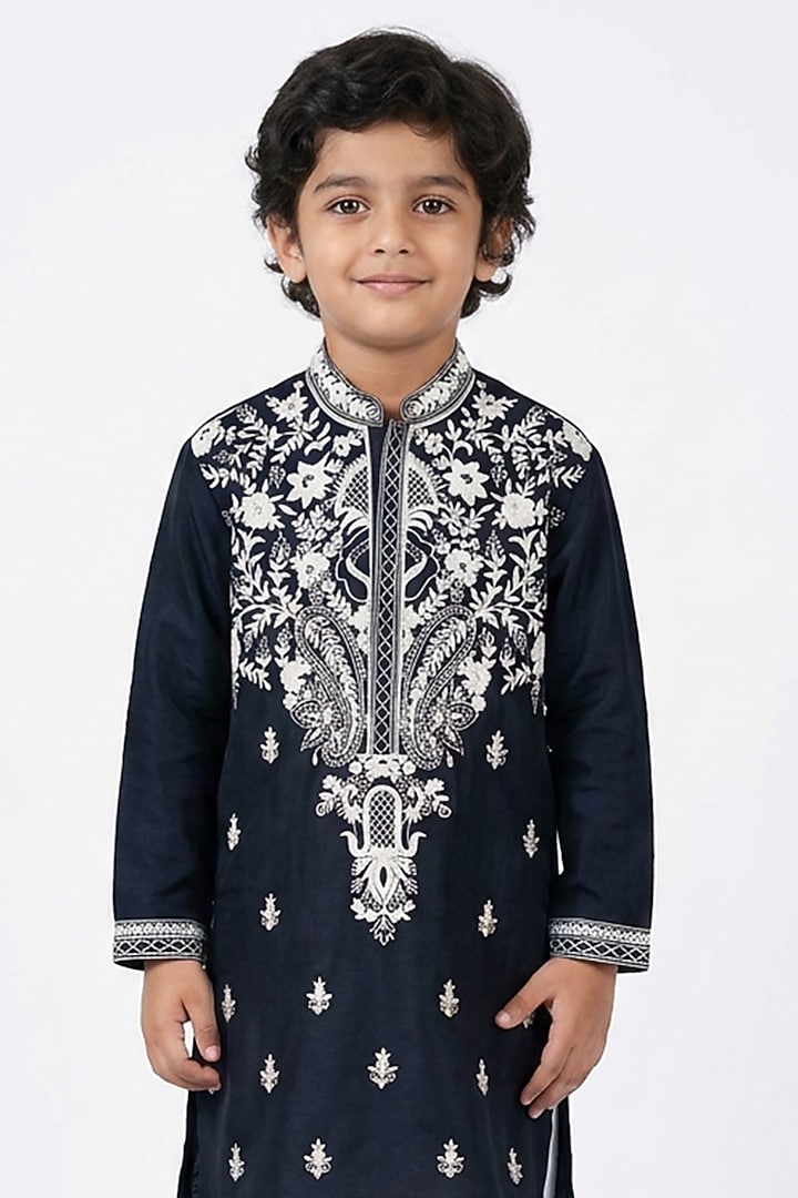 Navy Blue Cotton Silk Floral Embellished Kurta Set For Boys by Ankit V kapoor Kids at Pernia's Pop Up Shop