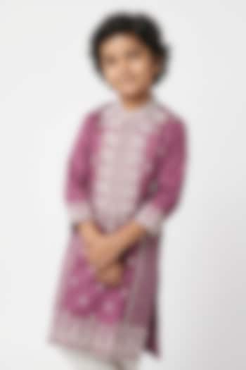 Mauve Cotton Silk Chikankari Embroidered Kurta Set For Boys by Ankit V kapoor Kids at Pernia's Pop Up Shop