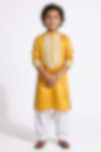 Mustard Yellow Cotton Silk Mirror Embellished Kurta Set For Boys by Ankit V kapoor Kids at Pernia's Pop Up Shop