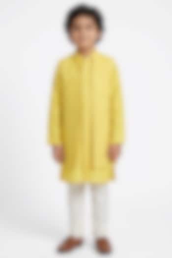 Yellow Cotton Silk Chikankari Embroidered Indowestern Set For Boys by Ankit V kapoor Kids at Pernia's Pop Up Shop