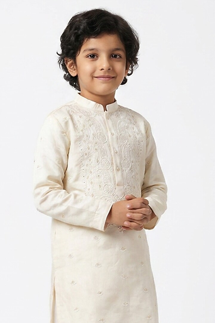 Soft Cream Cotton Silk Thread Embroidered Kurta Set For Boys by Ankit V kapoor Kids at Pernia's Pop Up Shop