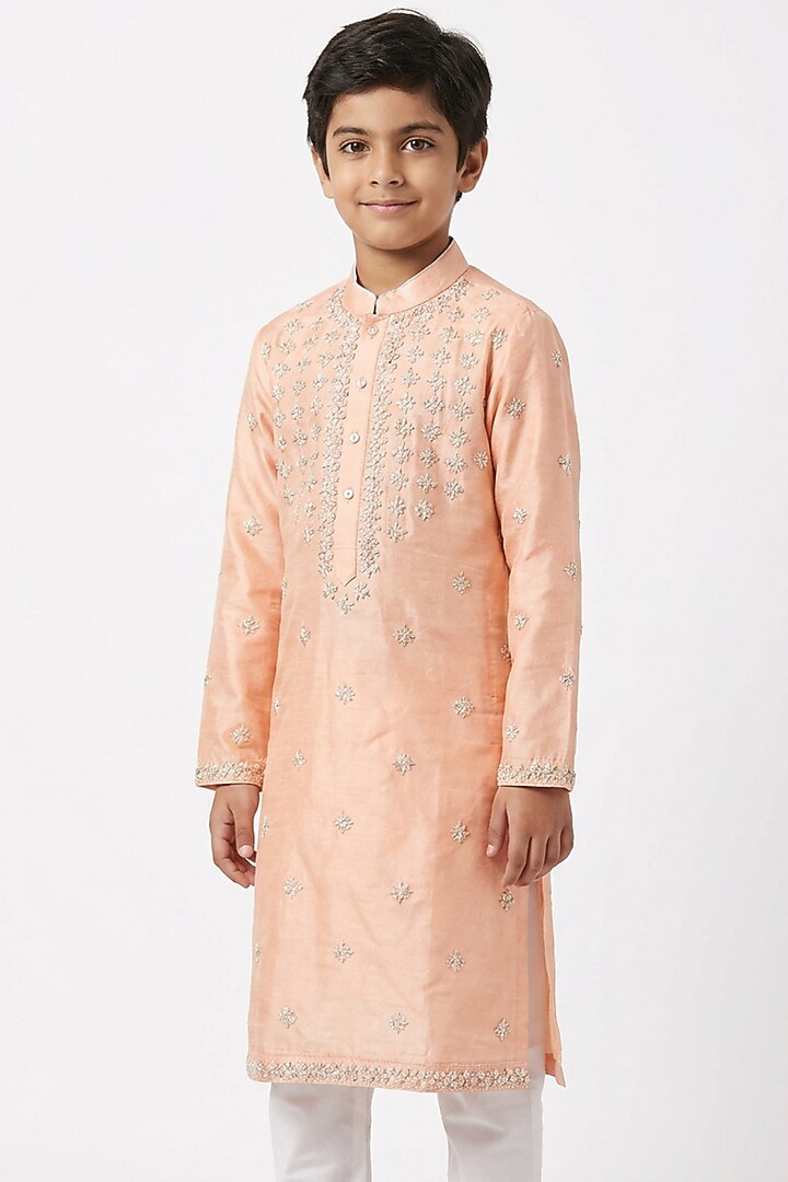 Peach Cotton Silk Thread Embroidered Kurta Set For Boys by Ankit V kapoor Kids at Pernia's Pop Up Shop
