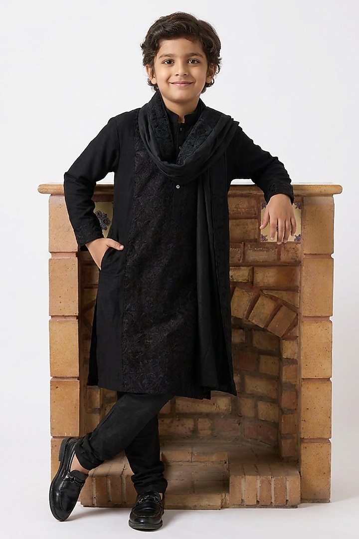 Black Cotton Silk Thread Embroidered Kurta Set For Boys by Ankit V kapoor Kids at Pernia's Pop Up Shop