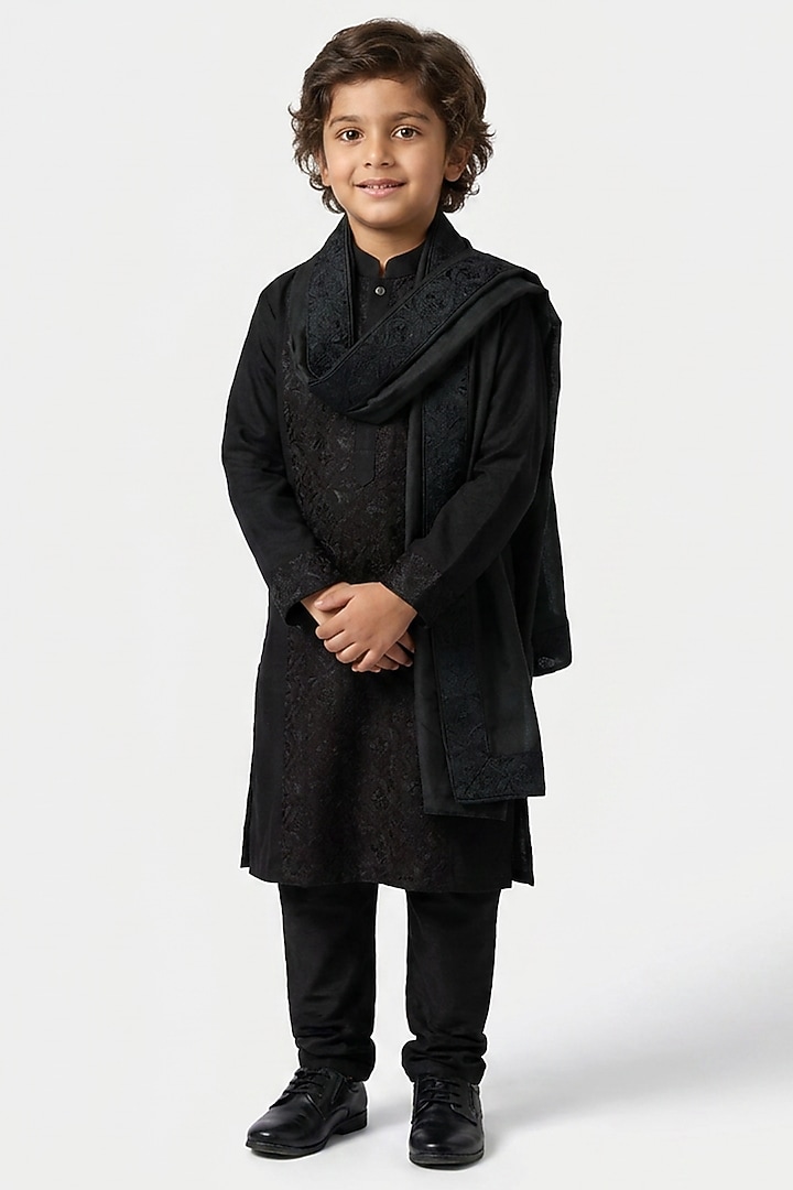 Black Cotton Silk Thread Embroidered Kurta Set For Boys by Ankit V kapoor Kids at Pernia's Pop Up Shop