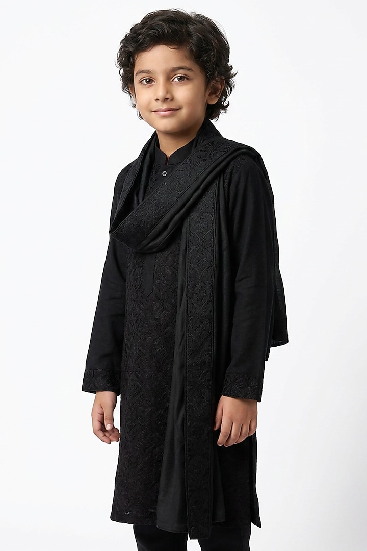 Black Cotton Silk Thread Embroidered Kurta Set For Boys by Ankit V kapoor Kids at Pernia's Pop Up Shop