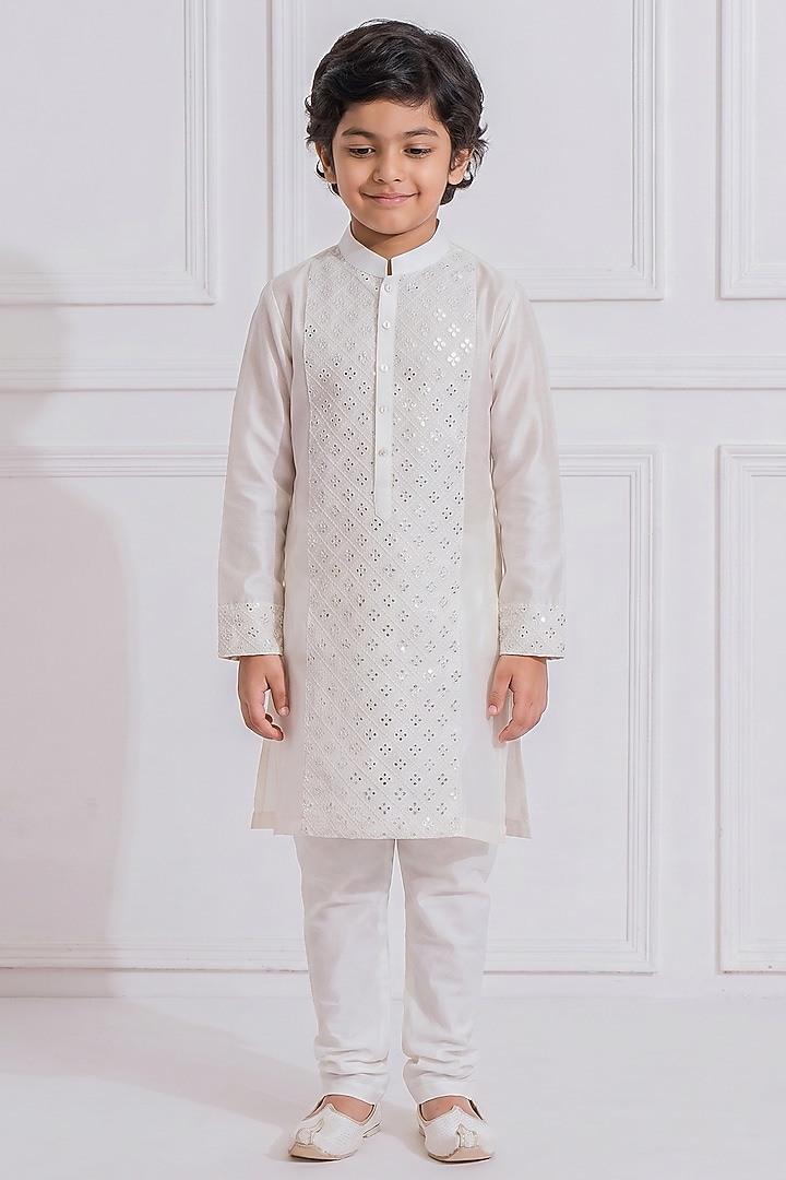 Off-White Silk Mirror Embroidered Kurta Set For Boys by Ankit V kapoor Kids at Pernia's Pop Up Shop