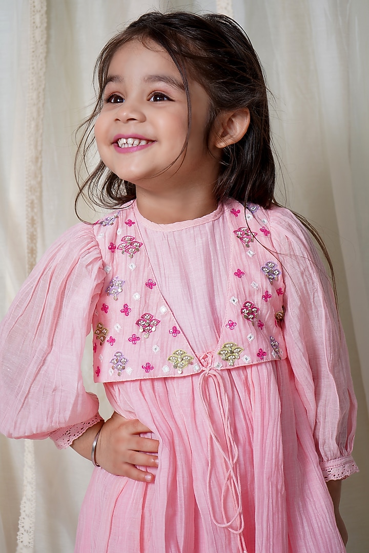 Blush Pink Embroidered Kurta Set For Girls by Ananda Life - Kids at Pernia's Pop Up Shop