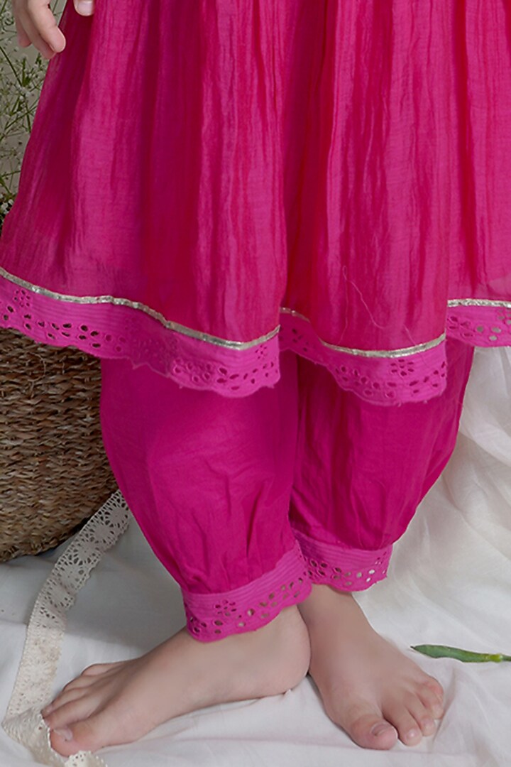 Fuchsia Chanderi Kurta Set For Girls by Ananda Life - Kids at Pernia's Pop Up Shop