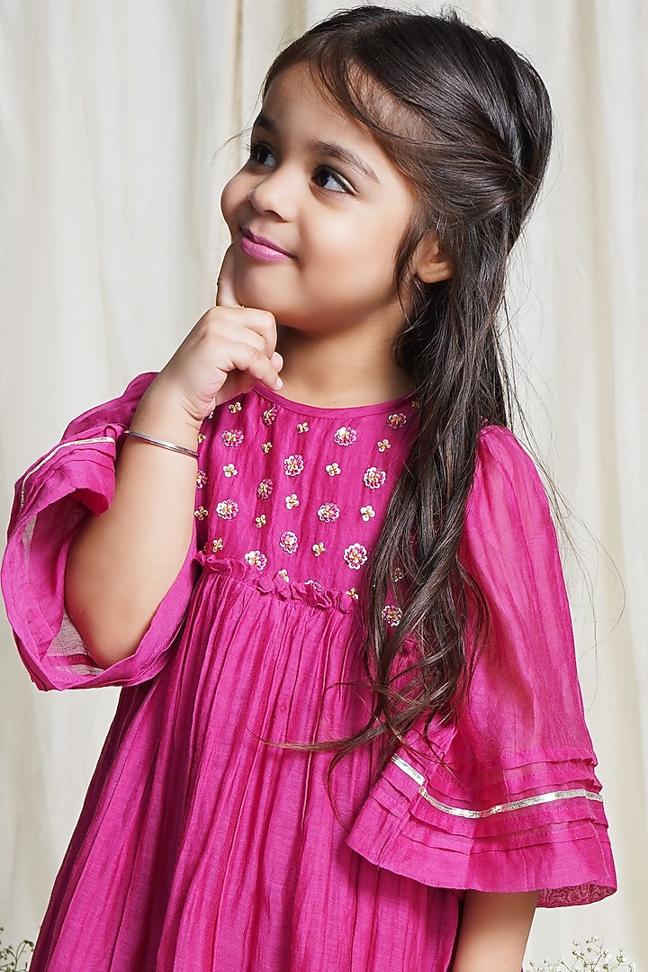 Fuchsia Hand Embroidered Kurta Set For Girls by Ananda Life - Kids at Pernia's Pop Up Shop