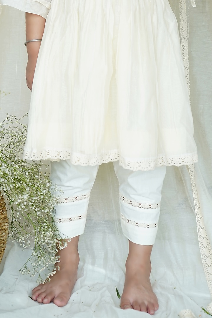 White Chanderi Kurta Set For Girls by Ananda Life - Kids at Pernia's Pop Up Shop