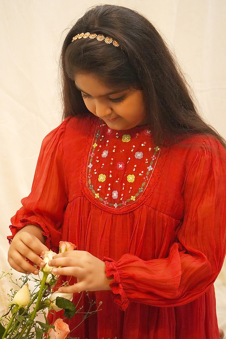 Red Hand Embroidered Kurta Set For Girls by Ananda Life - Kids at Pernia's Pop Up Shop