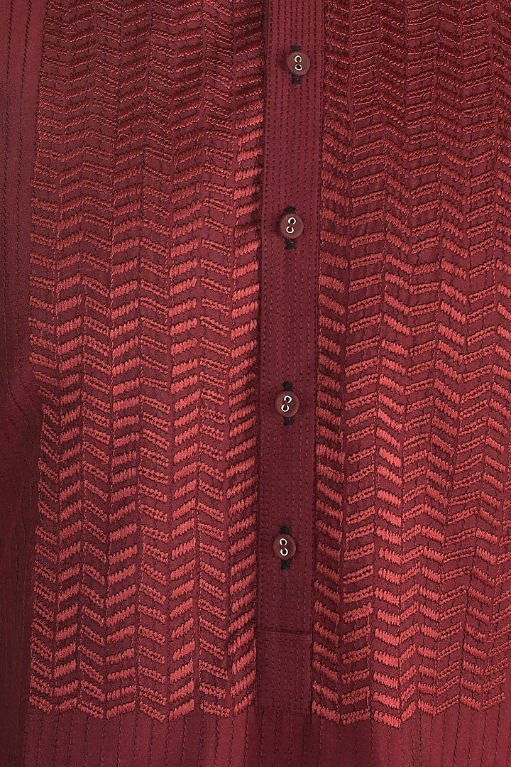 Maroon Embroidered Kurta Set by Anuj Madaan at Pernia's Pop Up Shop