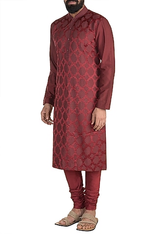 Maroon Applique Kurta Set by Anuj Madaan