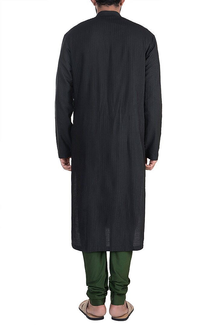 Mehendi Green Cutwork Kurta Set by Anuj Madaan at Pernia's Pop Up Shop