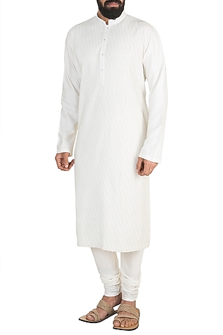 White Pintuck Kurta Set by Anuj Madaan