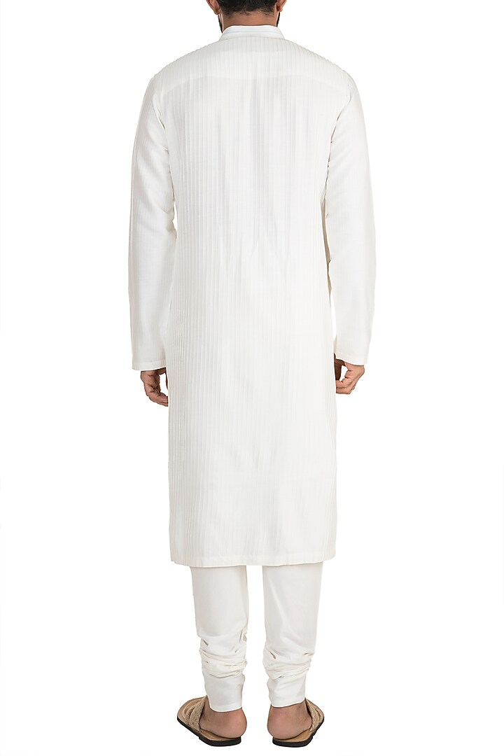 White Pintuck Kurta Set by Anuj Madaan at Pernia's Pop Up Shop