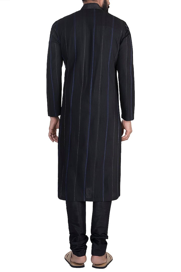 Blue Pintucks Kurta by Anuj Madaan at Pernia's Pop Up Shop