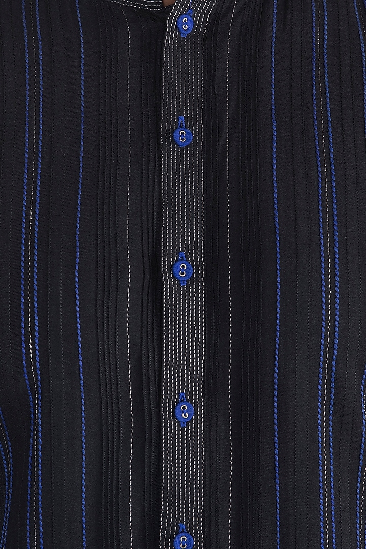 Blue Pintucks Kurta by Anuj Madaan at Pernia's Pop Up Shop