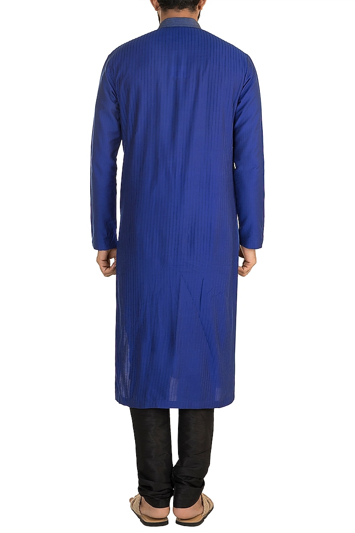 Cobalt Blue Pintucks Kurta by Anuj Madaan at Pernia's Pop Up Shop