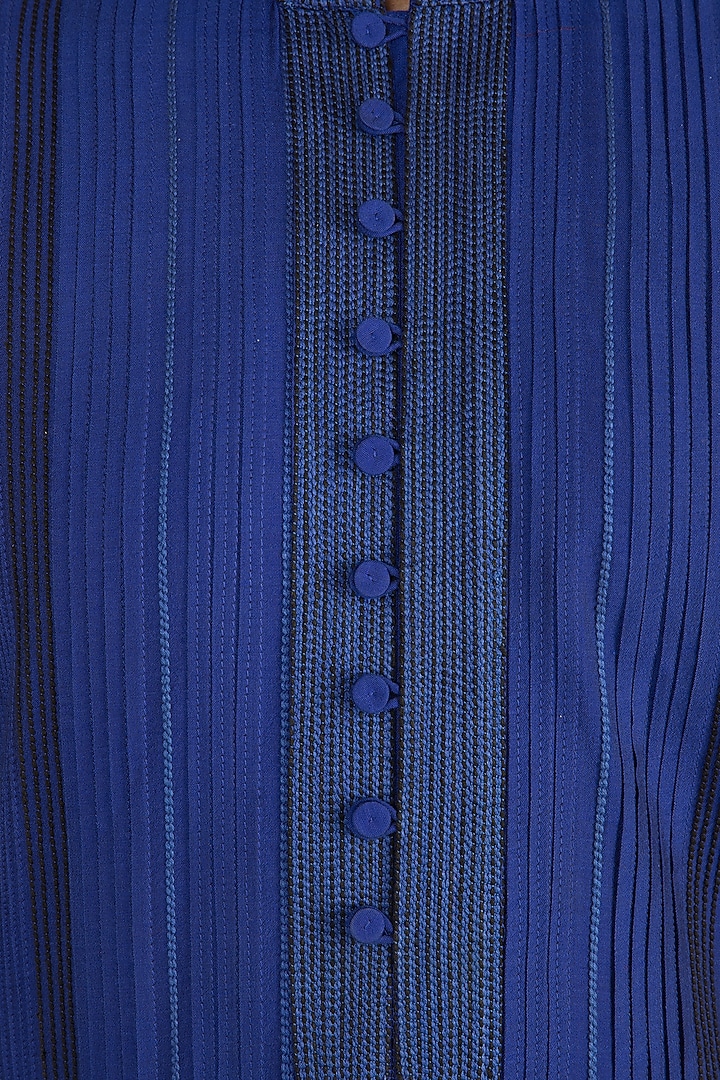 Cobalt Blue Pintucks Kurta by Anuj Madaan at Pernia's Pop Up Shop