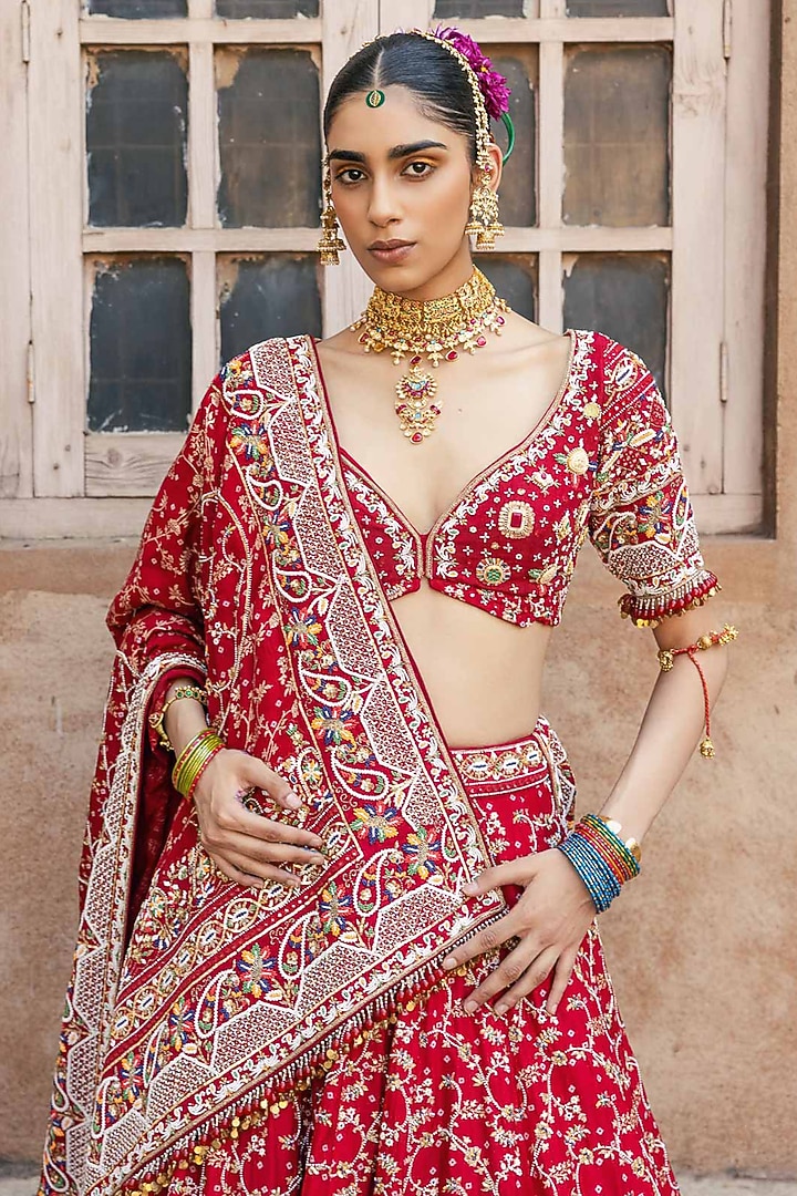 Red Banarasi Silk Zardosi Work Bridal Lehenga Set by Annu Patel at Pernia's Pop Up Shop