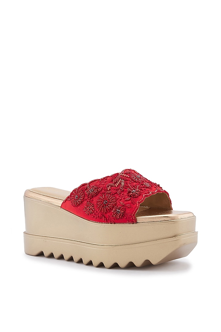 Red Bridal Satin Resham Embroidered Wedge Sandals by Anaar at Pernia's Pop Up Shop