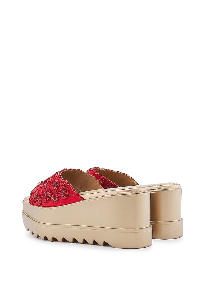 Red Bridal Satin Resham Embroidered Wedge Sandals by Anaar at Pernia's Pop Up Shop