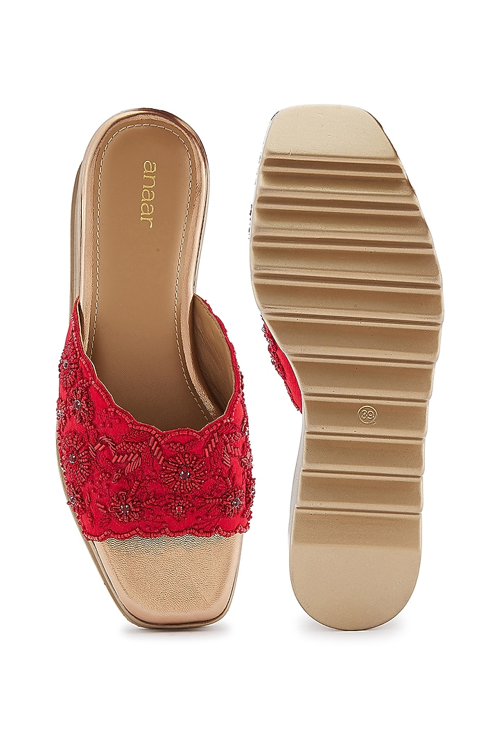 Red Bridal Satin Resham Embroidered Wedge Sandals by Anaar at Pernia's Pop Up Shop