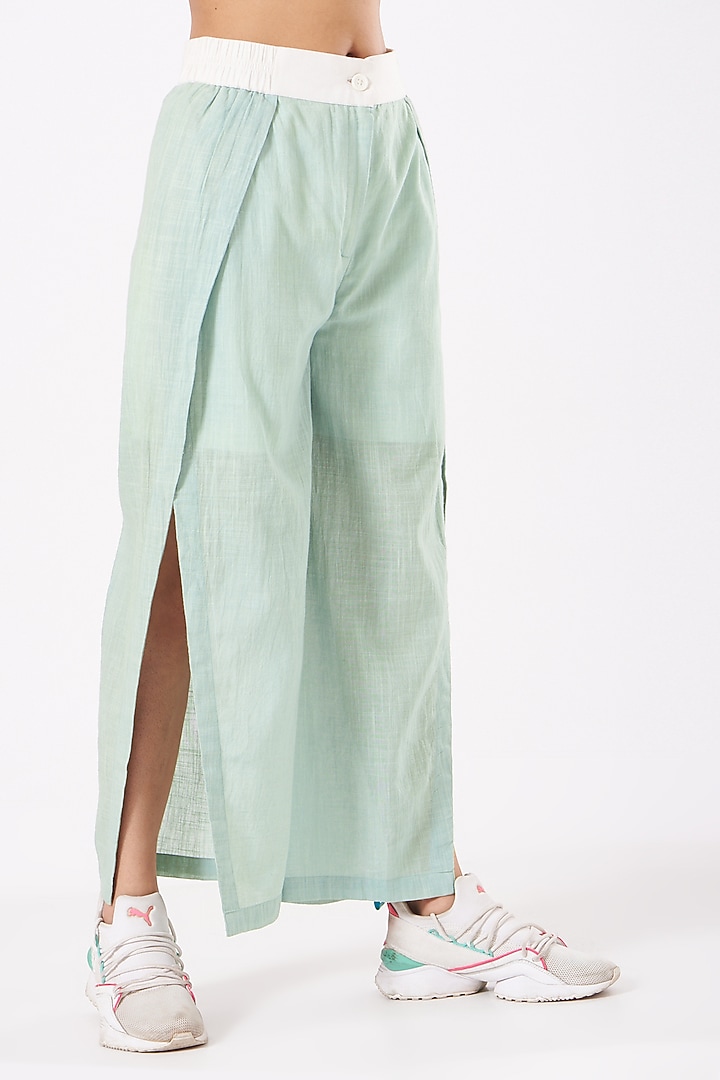 White Short Kurta Set by Anurag Gupta at Pernia's Pop Up Shop