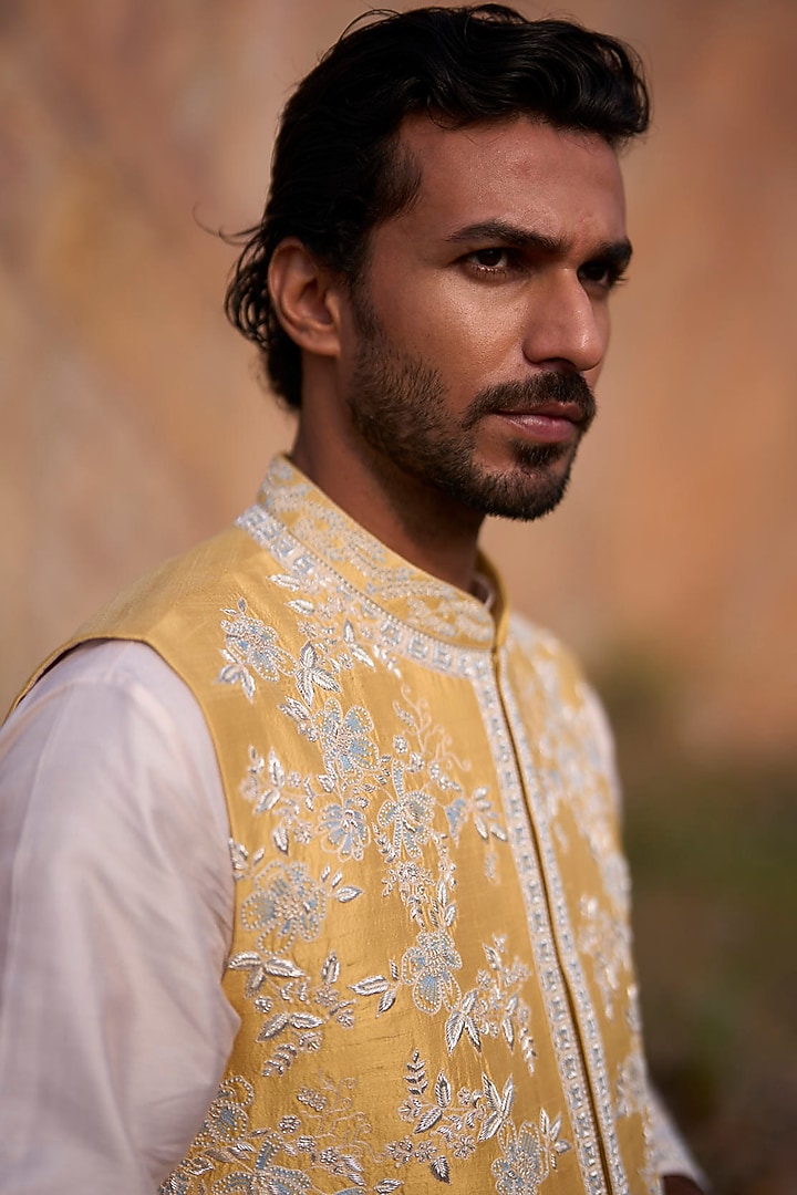 Summer Yellow Raw Silk Thread Embroidered Bundi Jacket Set by Anushree Reddy Men at Pernia's Pop Up Shop