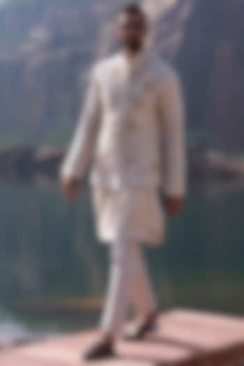 Ivory Raw Silk Thread Embroidered Bundi Jacket Set by Anushree Reddy Men at Pernia's Pop Up Shop