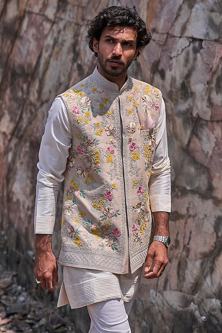 Ivory Raw Silk Thread Embroidered Bundi Jacket Set by Anushree Reddy Men at Pernia's Pop Up Shop