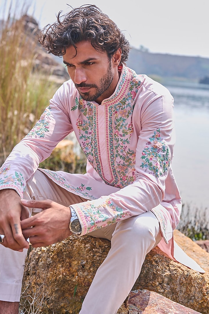 Soft Pink Silk Thread Embroidered Kurta Set by Anushree Reddy Men at Pernia's Pop Up Shop