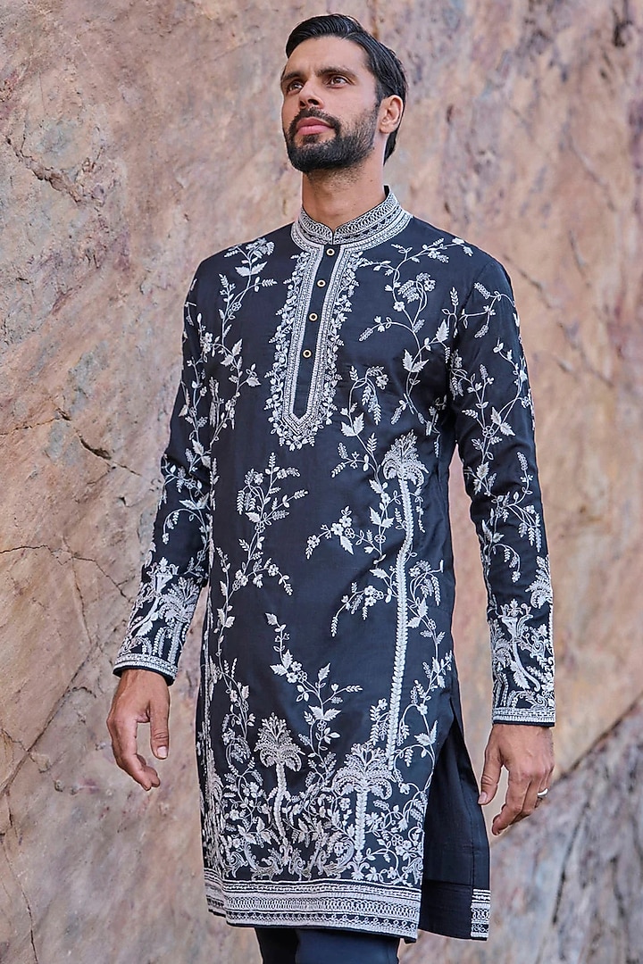 Black Silk Embroidered Kurta Set by Anushree Reddy Men at Pernia's Pop Up Shop