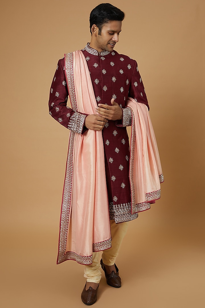 Maroon Raw Silk & Dupion Silk Embroidered Groom Sherwani Set by Anushree Reddy Men at Pernia's Pop Up Shop