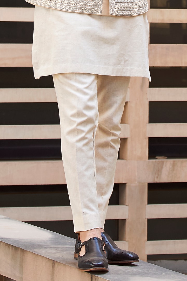 Ivory Matka Silk Geometric Bundi Jacket Set by Anushree Reddy Men at Pernia's Pop Up Shop