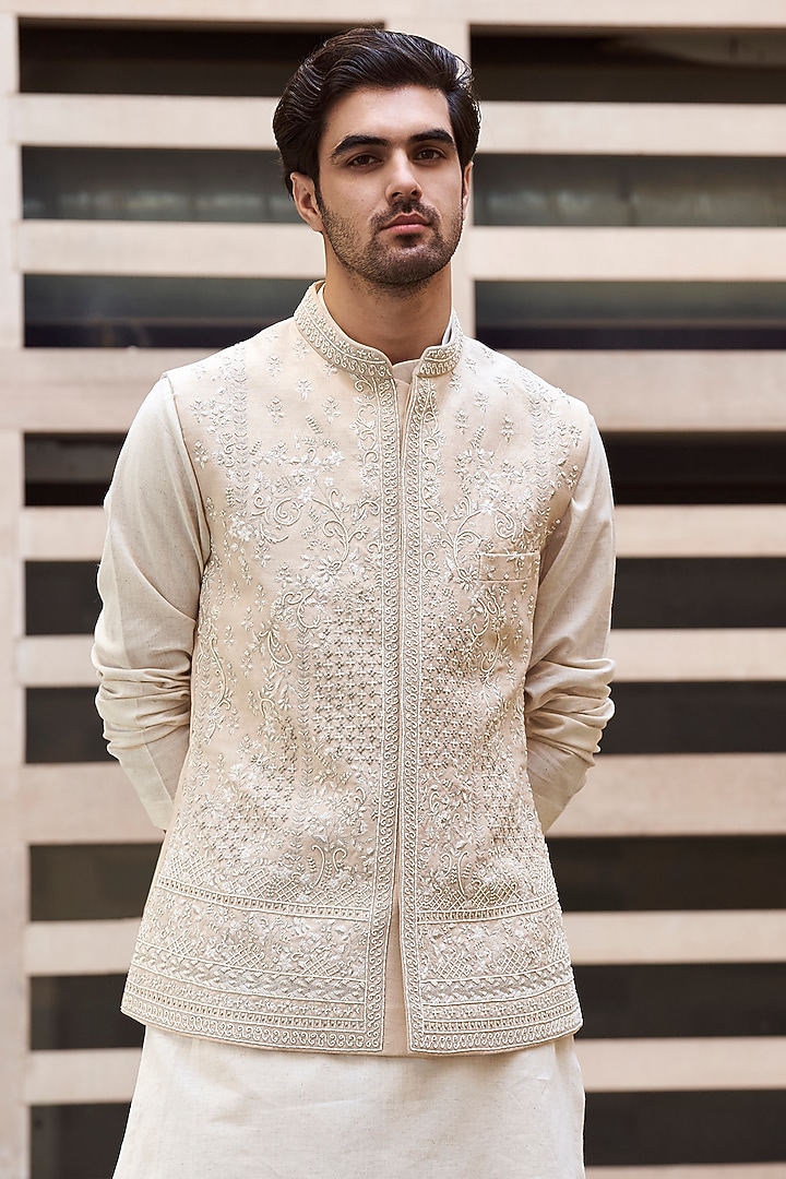 Ivory Matka Silk Geometric Bundi Jacket Set by Anushree Reddy Men at Pernia's Pop Up Shop