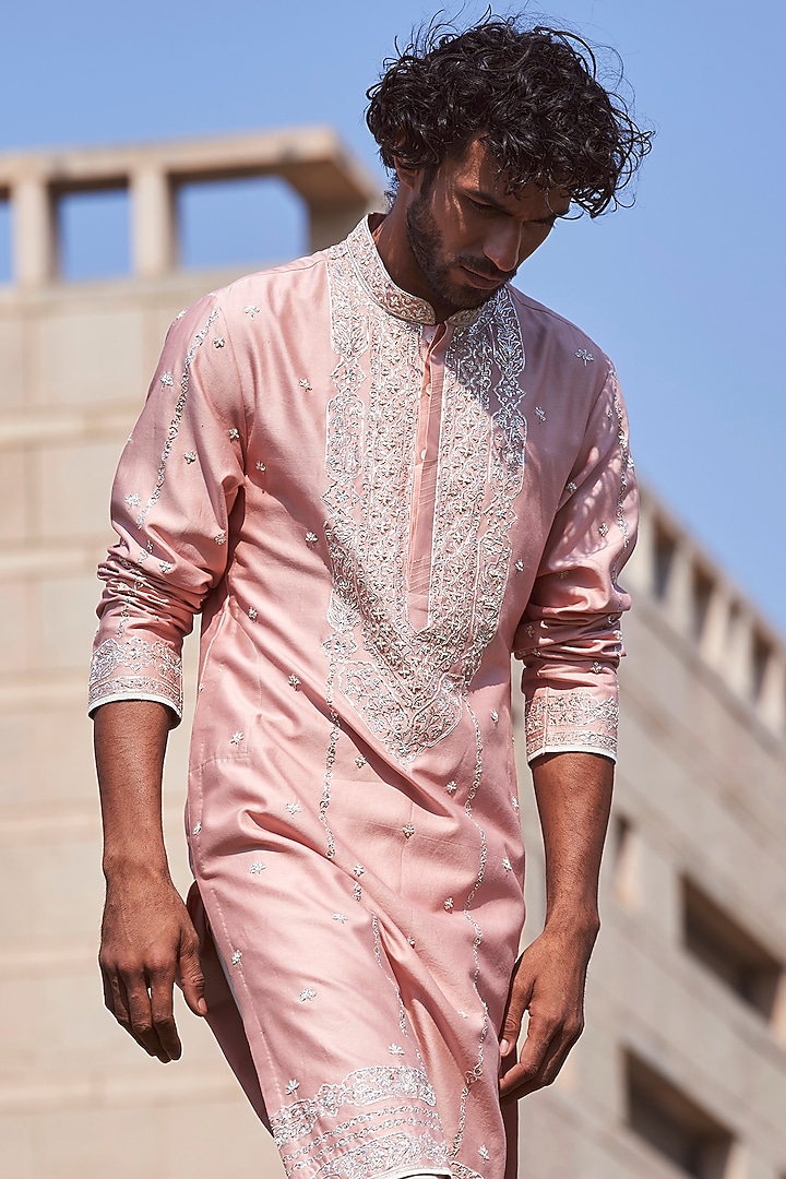 Dusty Rose Chanderi Jaal Embroidered Kurta Set by Anushree Reddy Men at Pernia's Pop Up Shop