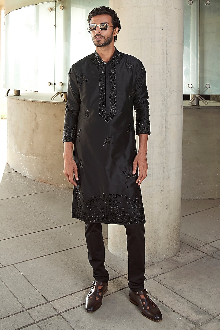 Black Chanderi Kurta Set by Anushree Reddy Men