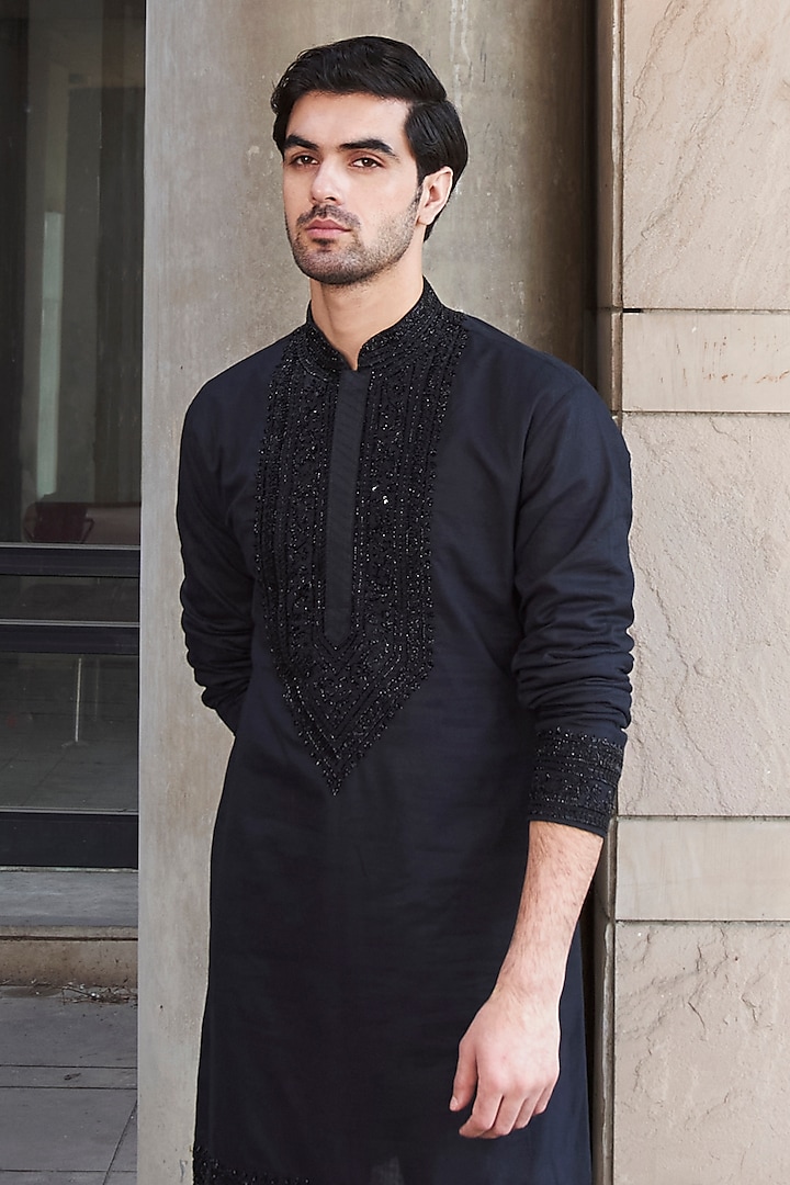 Black Chanderi Kurta Set by Anushree Reddy Men at Pernia's Pop Up Shop