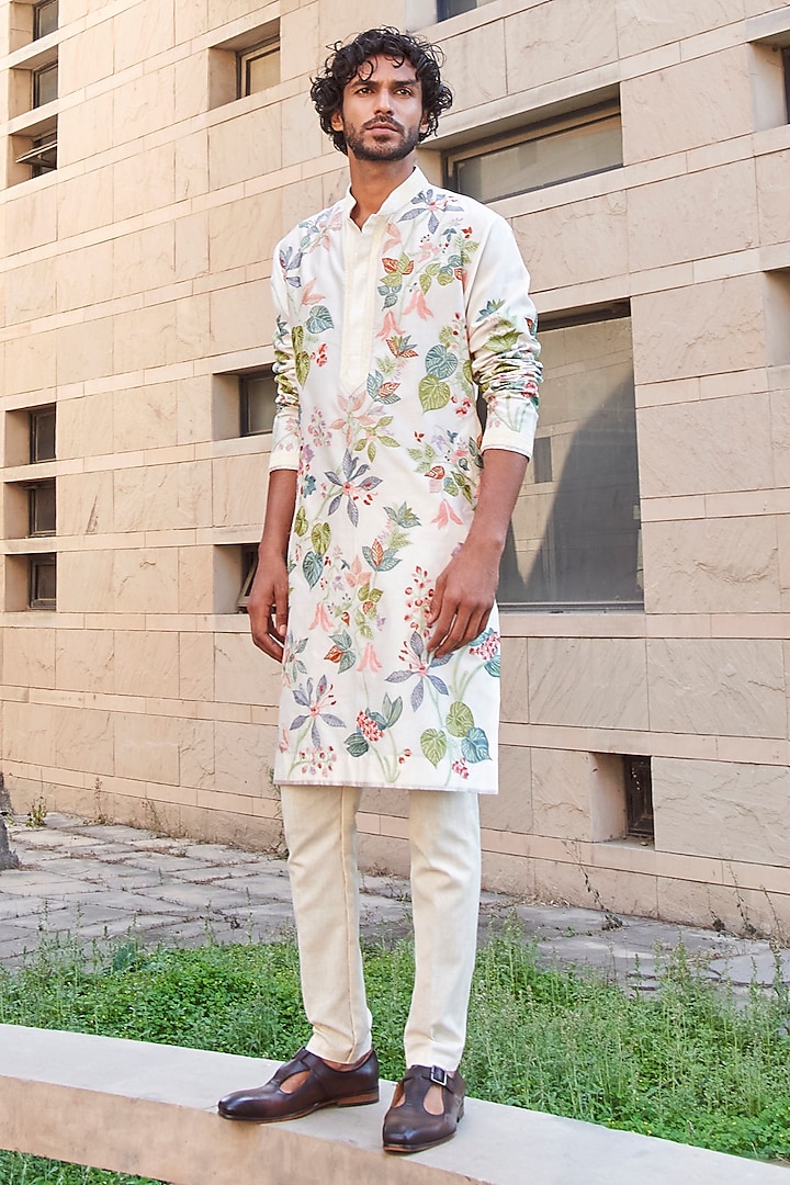 Cream Chanderi Floral Kurta Set by Anushree Reddy Men