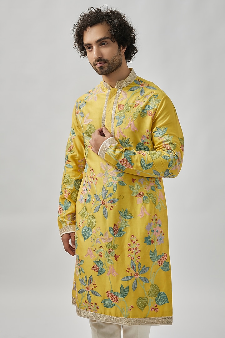 Yellow Chanderi Kurta Set by Anushree Reddy Men at Pernia's Pop Up Shop