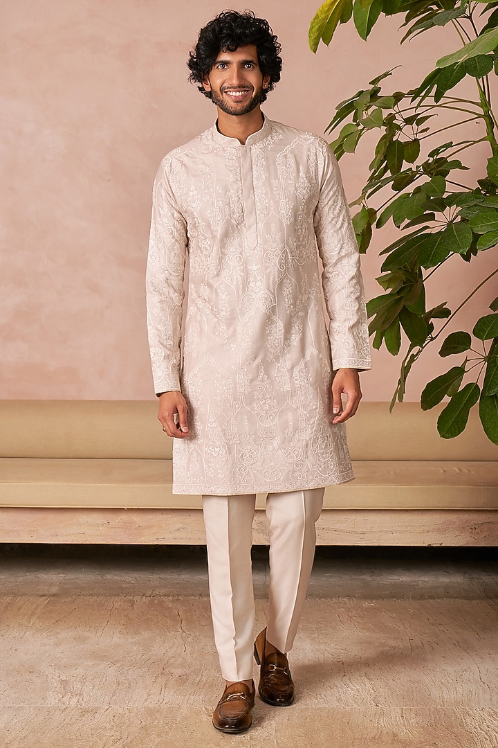 Ivory Chanderi Kurta Set by Anushree Reddy Men at Pernia's Pop Up Shop