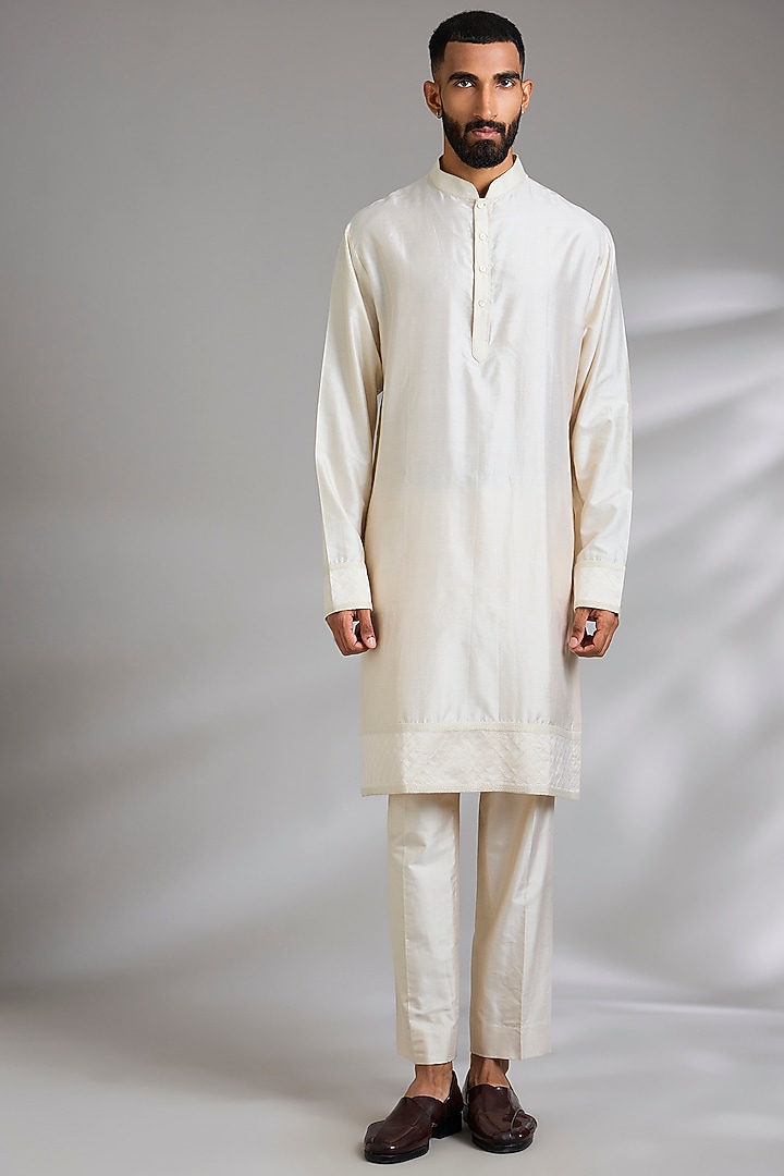 Cream Raw Silk Groom Indowestern Set by Anushree Reddy Men at Pernia's Pop Up Shop