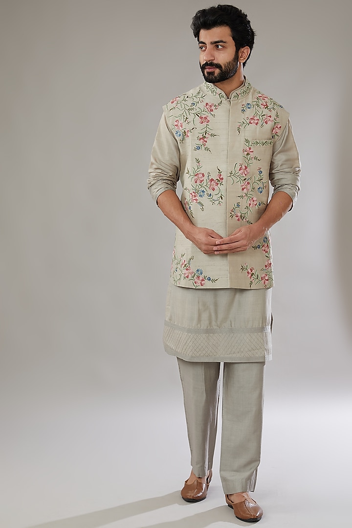Grey Raw Silk Embroidered Bundi Jacket Set by Anushree Reddy Men