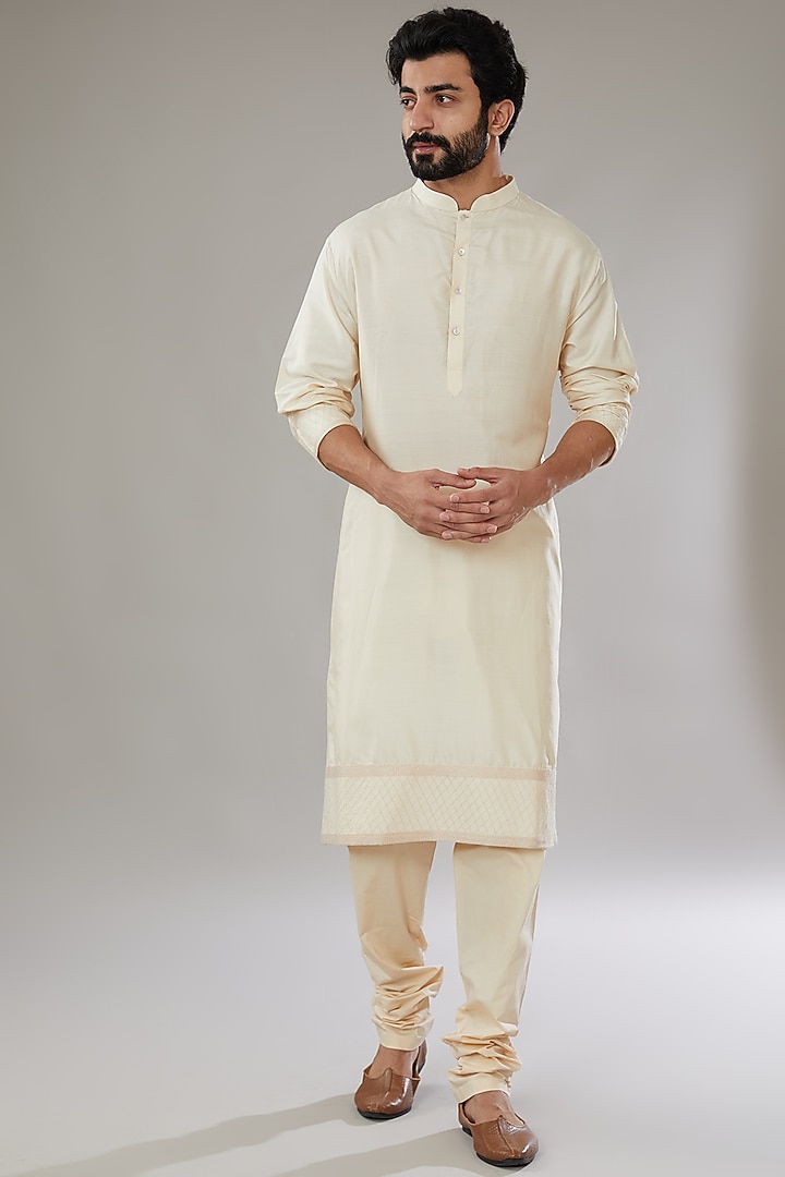 Pastel Yellow Raw Silk Embroidered Bundi Jacket Set by Anushree Reddy Men at Pernia's Pop Up Shop