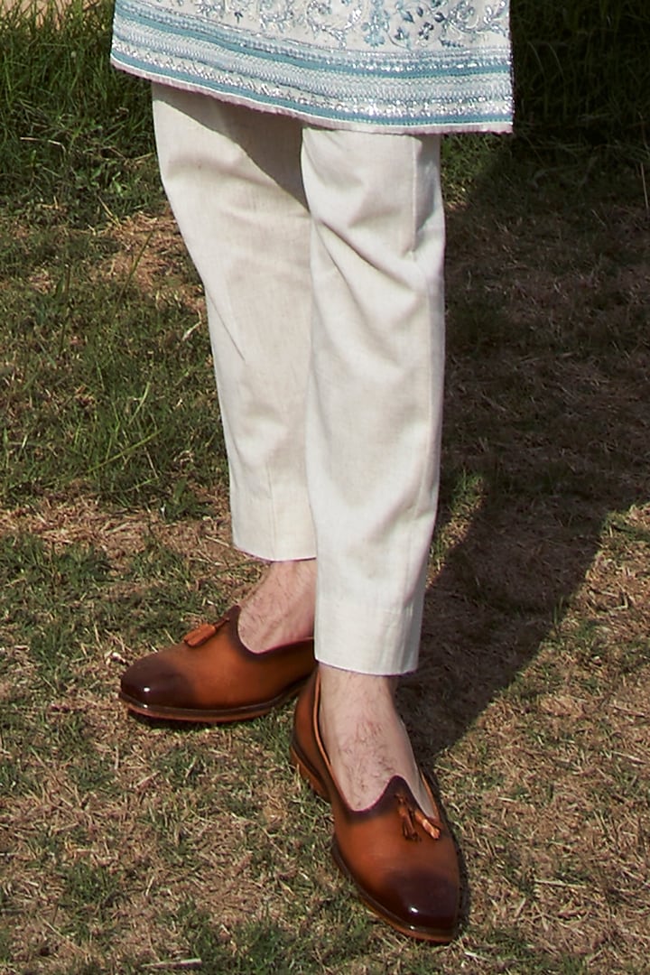 Ivory Cotton Twill Kurta Set by Anushree Reddy Men at Pernia's Pop Up Shop