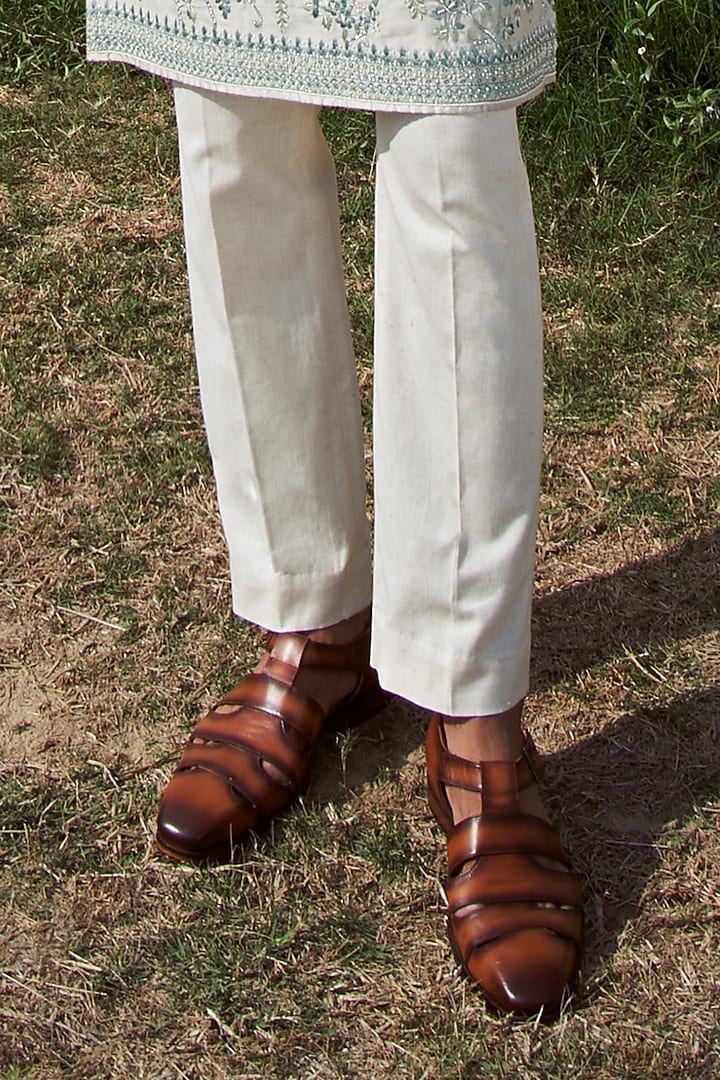 Ivory Chanderi Kurta Set by Anushree Reddy Men at Pernia's Pop Up Shop