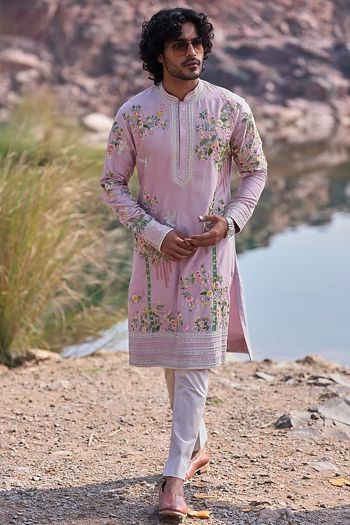 Lilac Silk Thread Embroidered Kurta Set by Anushree Reddy Men at Pernia's Pop Up Shop